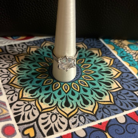 Bomb Party Ring RG90126 Whispers Of The Heart Diamond CZ on Rhodium Size 9 - Picture 4 of 6